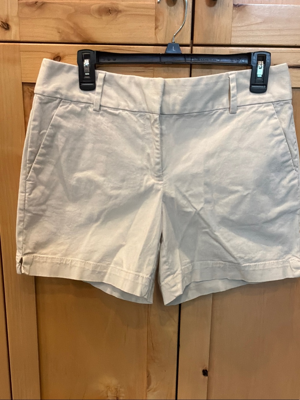 Women’s LOFT Riveria Shorts.  Cotton.  Cream.  Size 6. NEW!